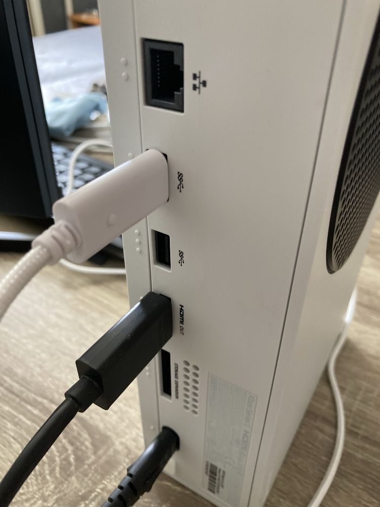Xbox series s (без геймпада)