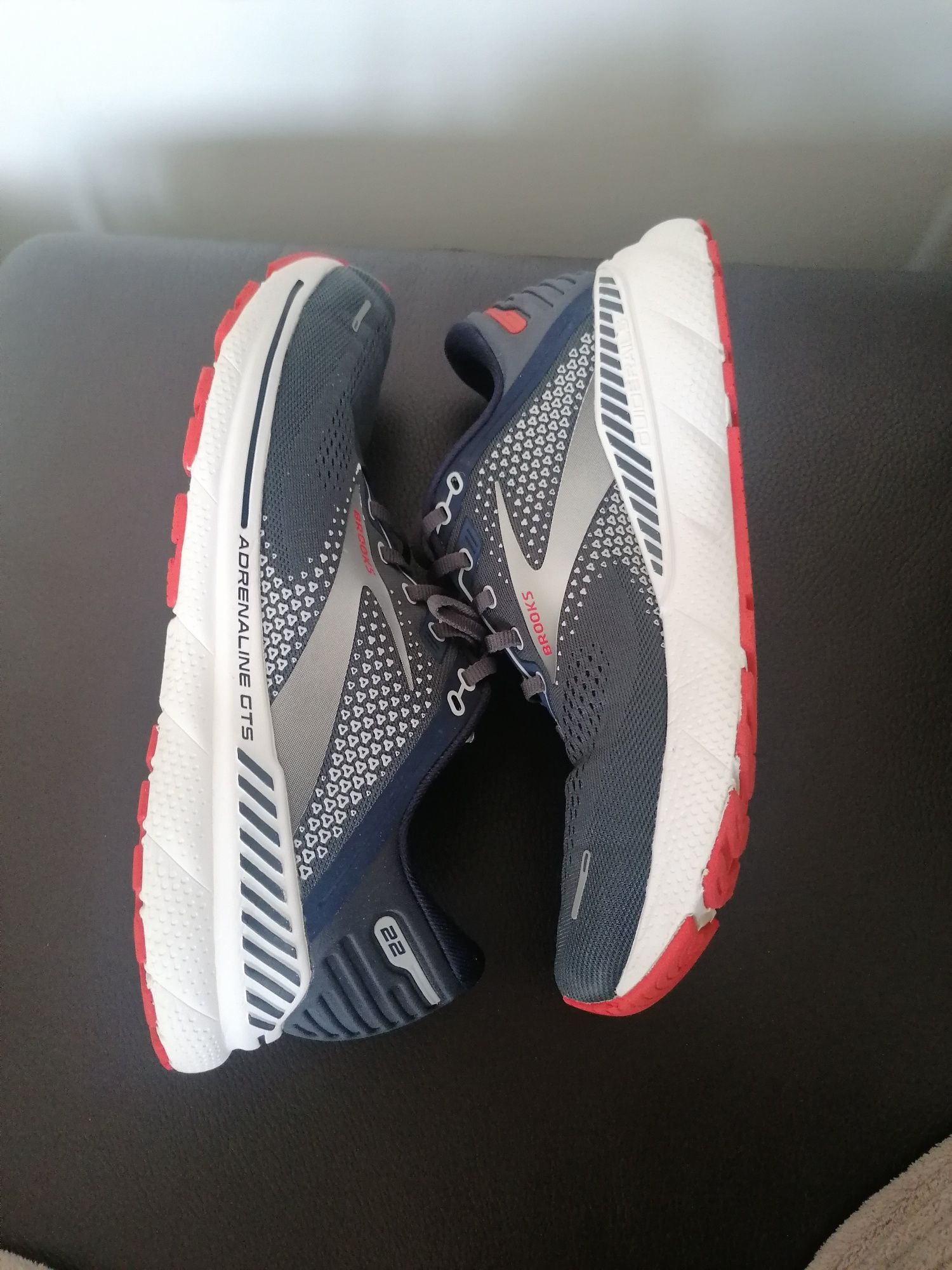 Brooks adrenaline buty