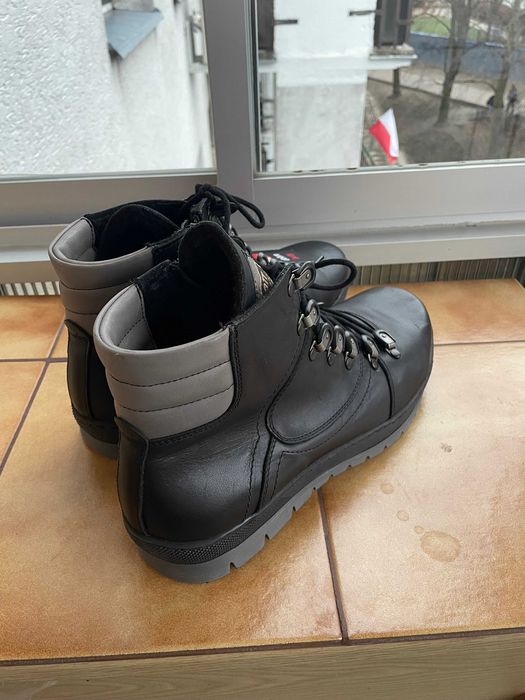 Skórzane ocieplane buty zimowe 43