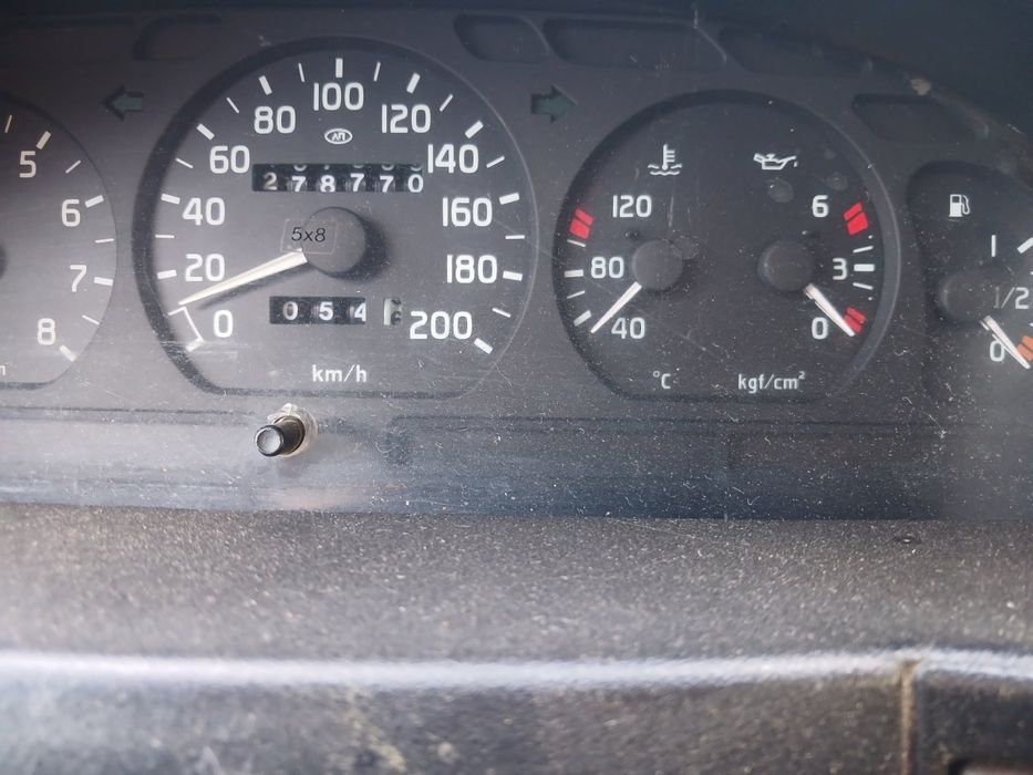 Мазда 323 універсал газ  на обмін