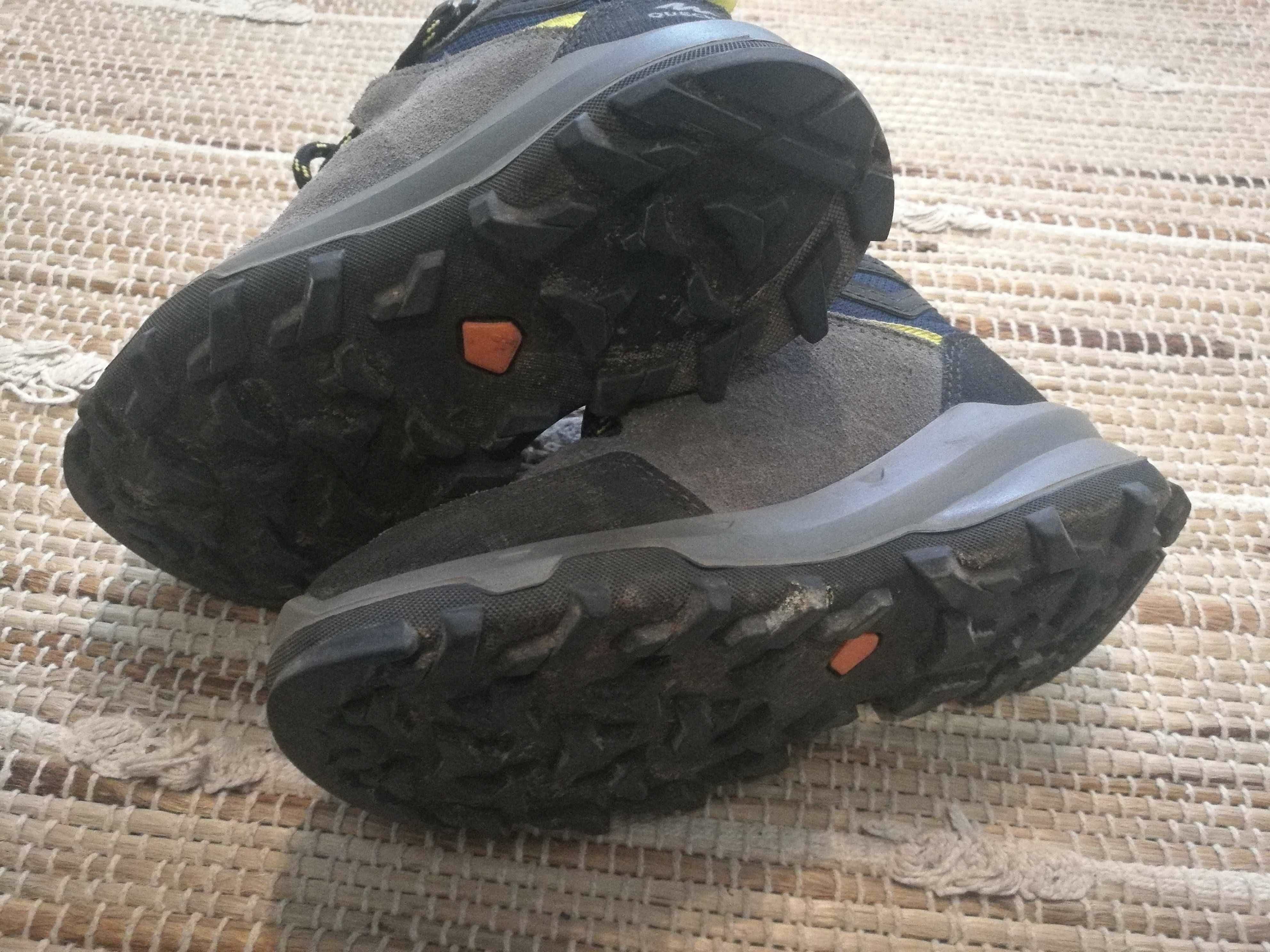 Buty trekkingowe Quechua MH500 wodoodporne - jak nowe