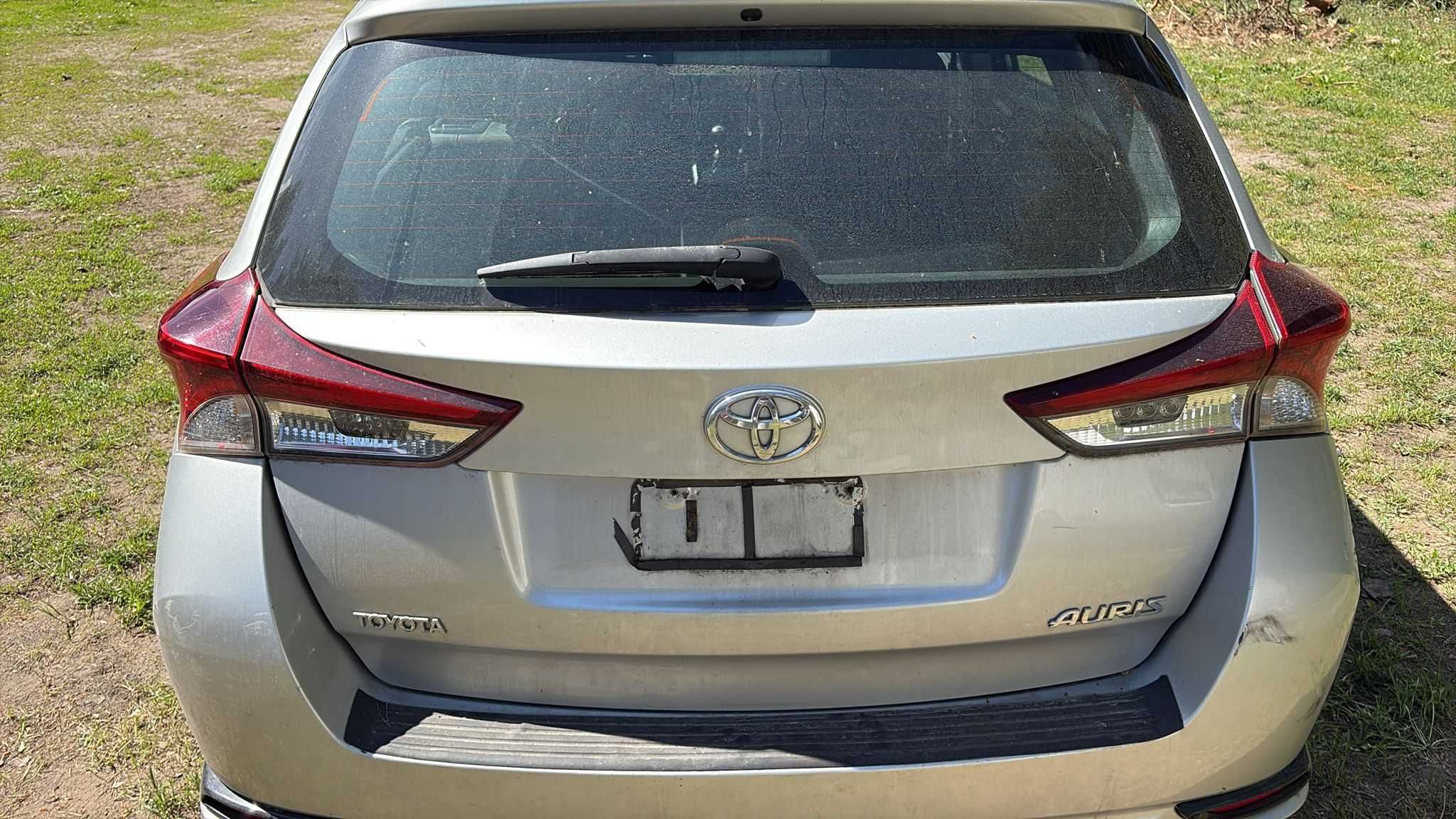 Klapa tylna Toyota Auris II kombi lift – lakier 1F7, oryginał