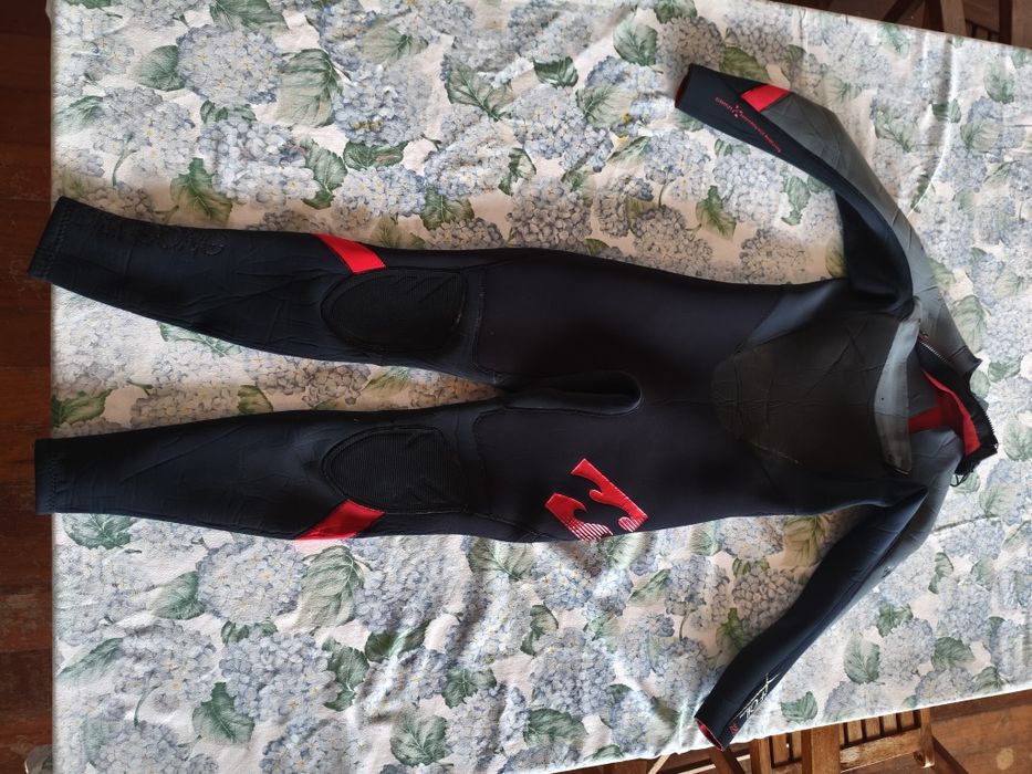 Fato surf Billabong 4/3 - 12 anos