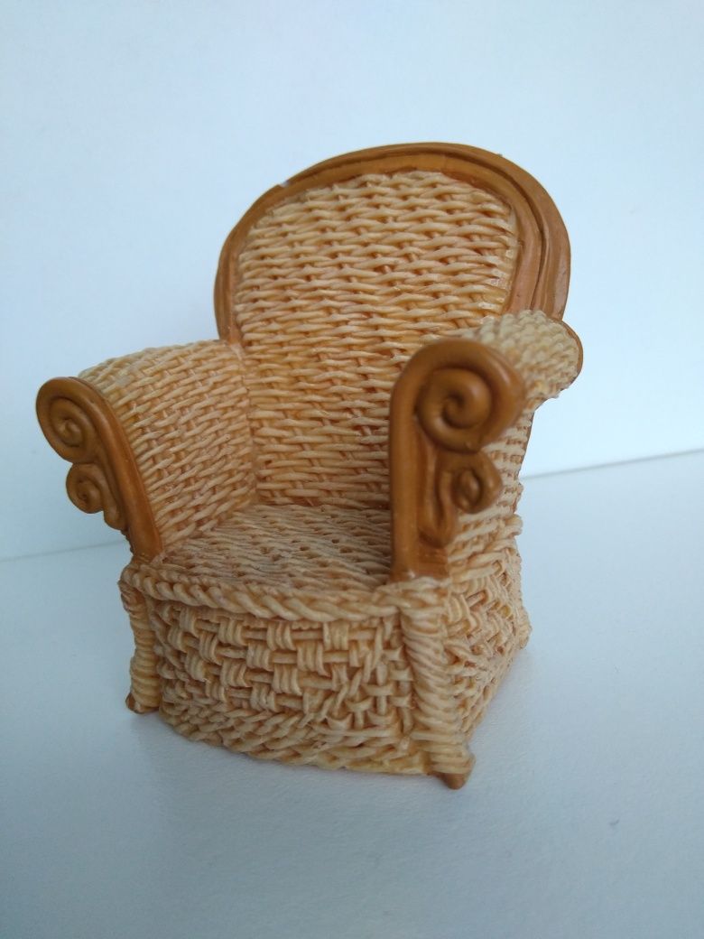 Fotel figurka porcelana GILDE