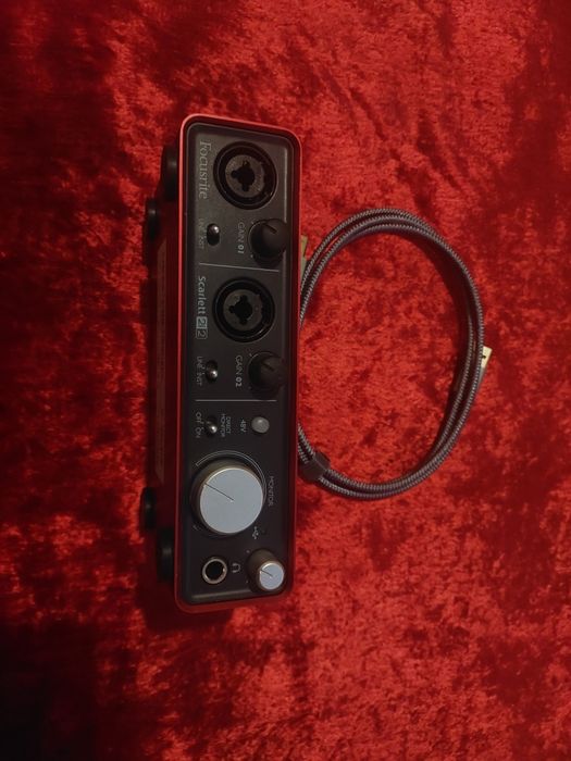 Звукова Карта Focusrite 2i2 1st Gen