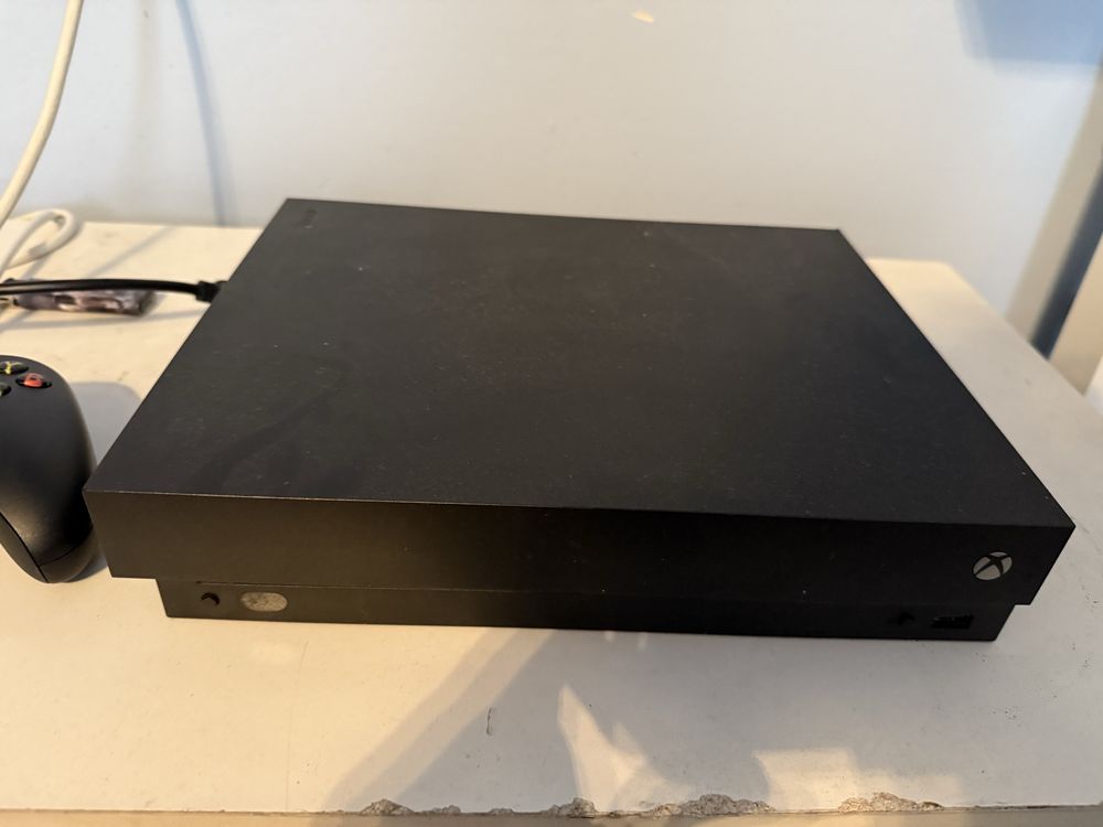 Konsola Xbox one X 1tb +kontroler z wada