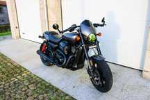 HARLEY DAVIDSON Street Rod