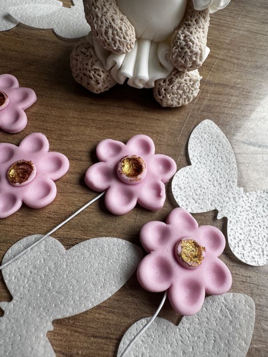 Zestaw na tort mis kwiatki motylki z masy cukrowej