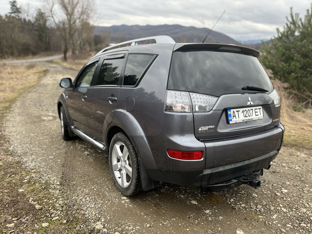 Mitsubishi Outlander XL