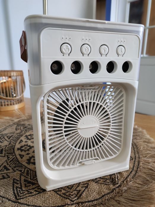 Wentylator nabiurkowy z mgiełką wodną biały