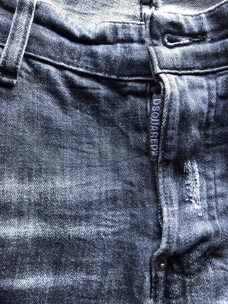 Spodnie dżinsy czarne przecierane DSQUARED2 rozm 52
