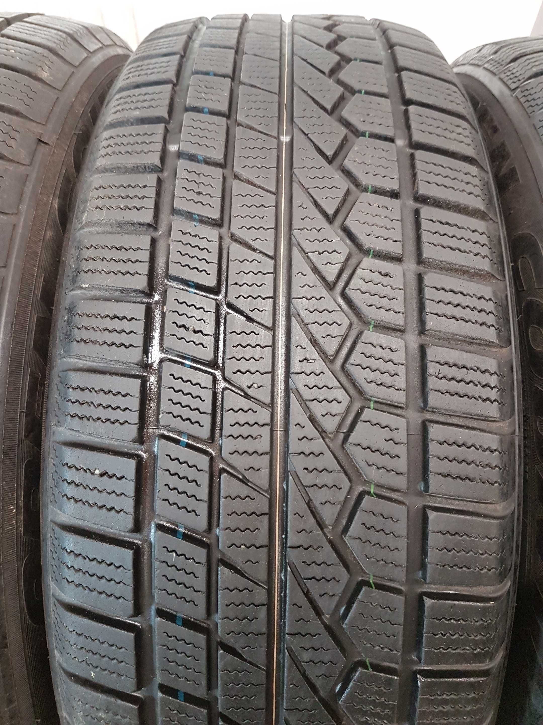 215/55 R18 4 sztuki Toyo