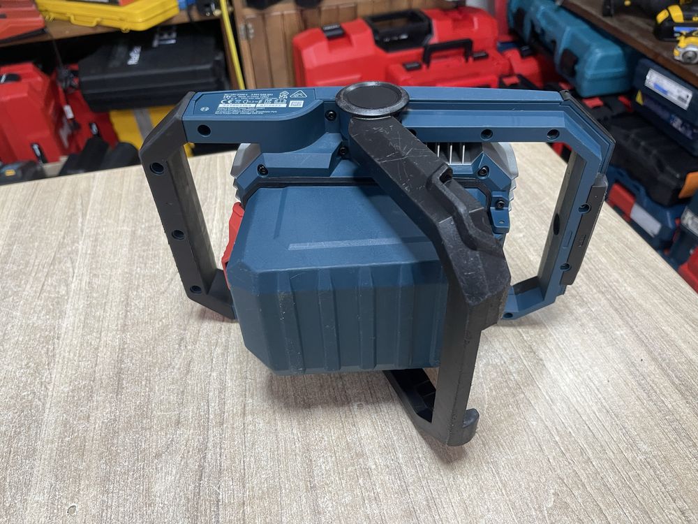 Bosch GLI 18V-2200 C / акумуляторний ліхтар Бош