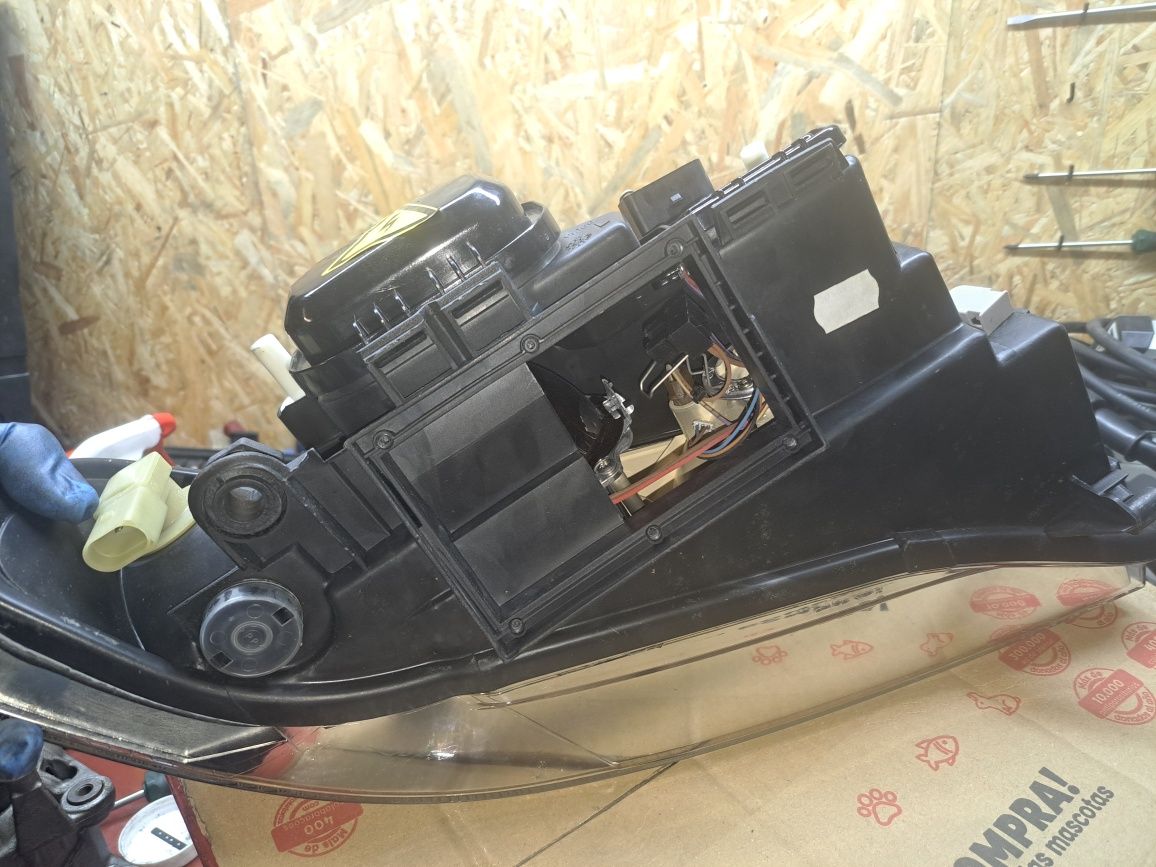 Farol Audi A4 1999 a 2000 B5 Xenon Valeo