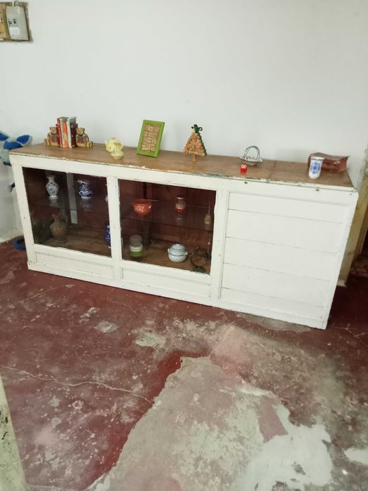 Balcão antigo com quase 100 anos
