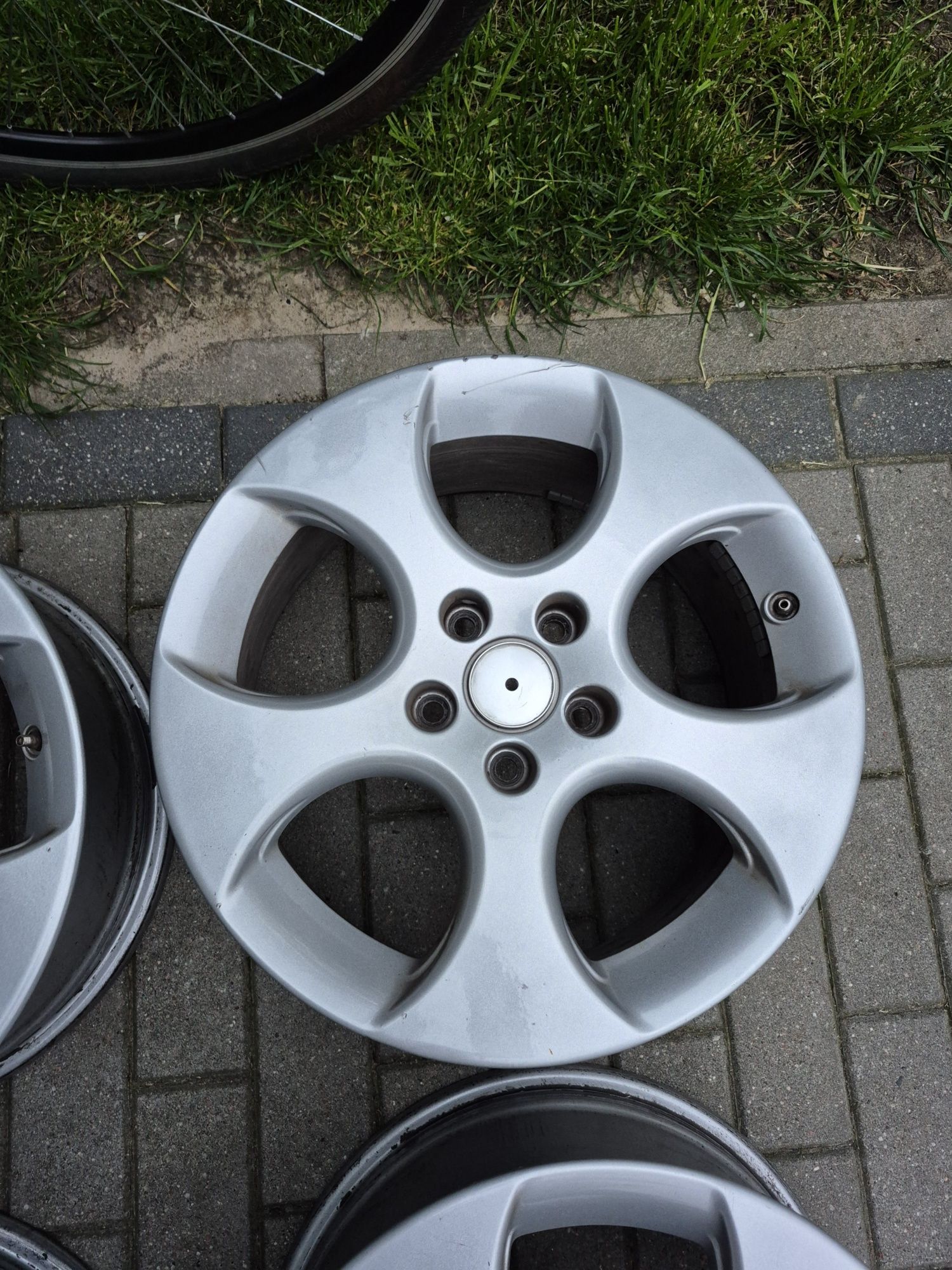 Alufelgi BBS Golf V GTI 5x112 R17