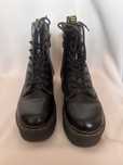 Черевики Dr Martens, Доктор Мартінс