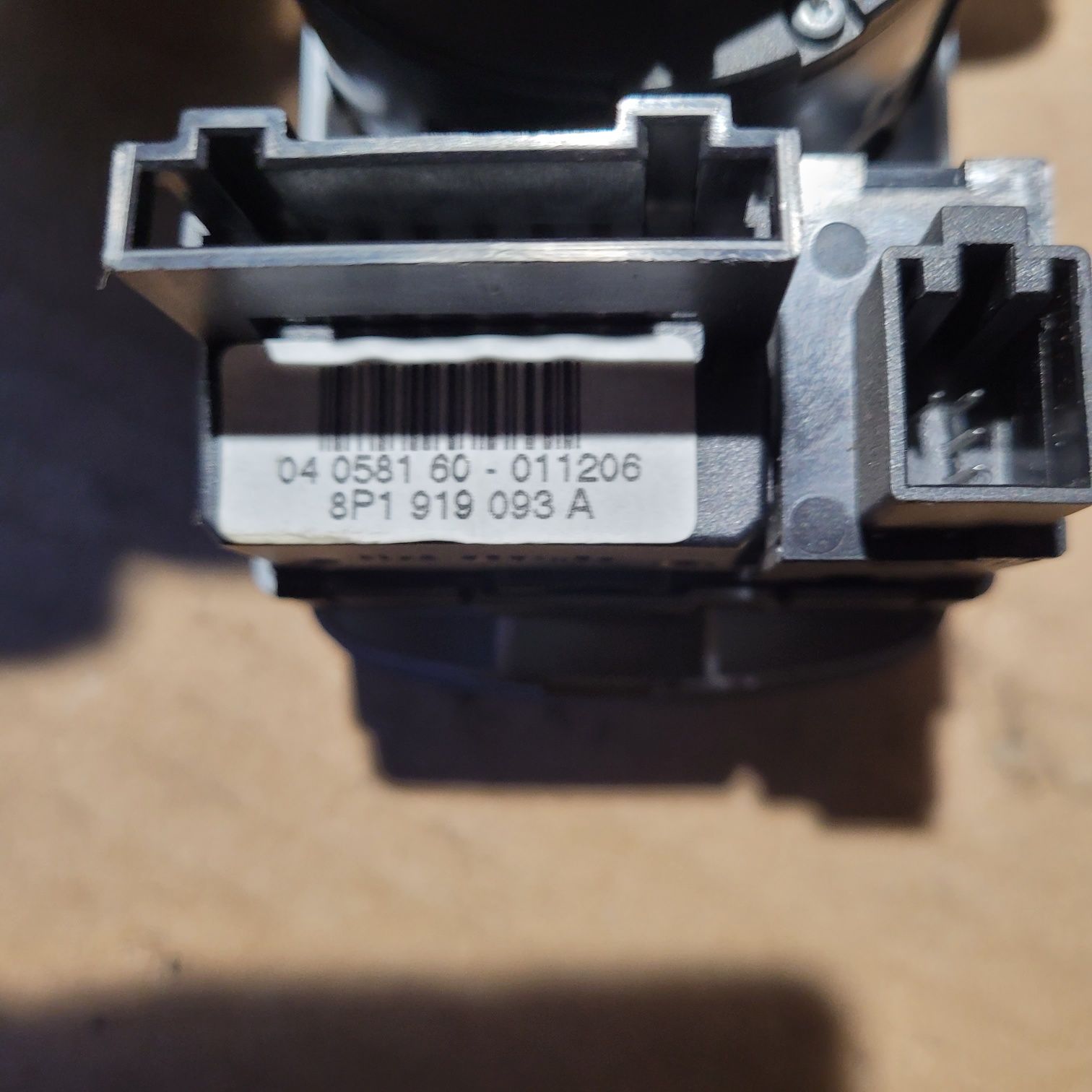 Włącznik przełącznik świateł audi a3 8P 2006r