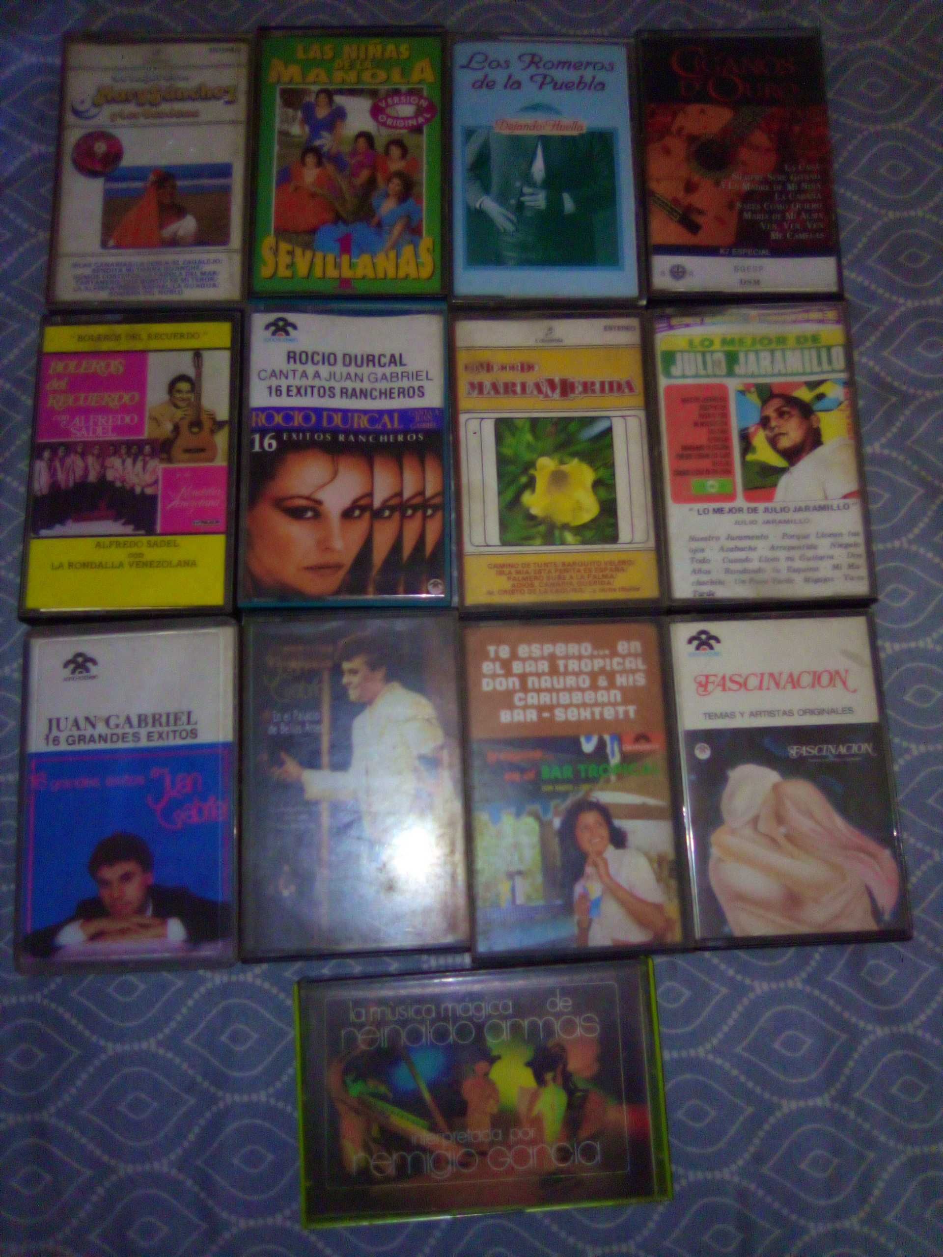 casetes de musicas variadas antigas nacionais e estrangeiras