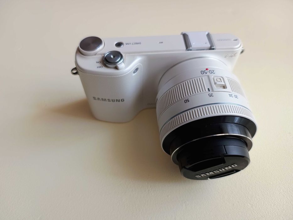 Фотоапарат Samsung NX2000
