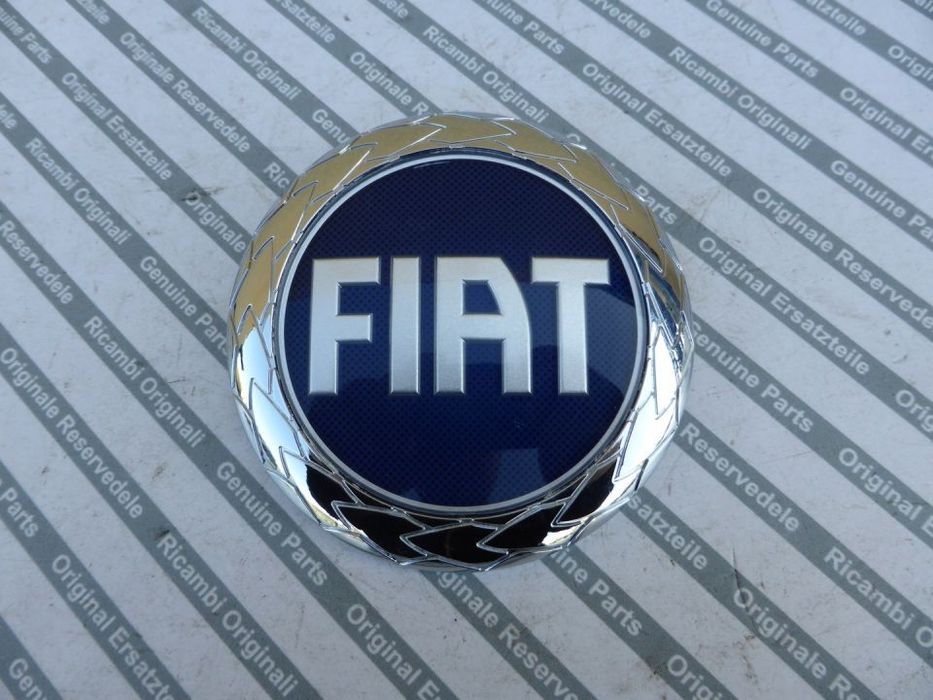 FIAT PANDA II EMBLEMAT ZNACZEK NA ŚRUBKĘ 95mm NOWY ORG.