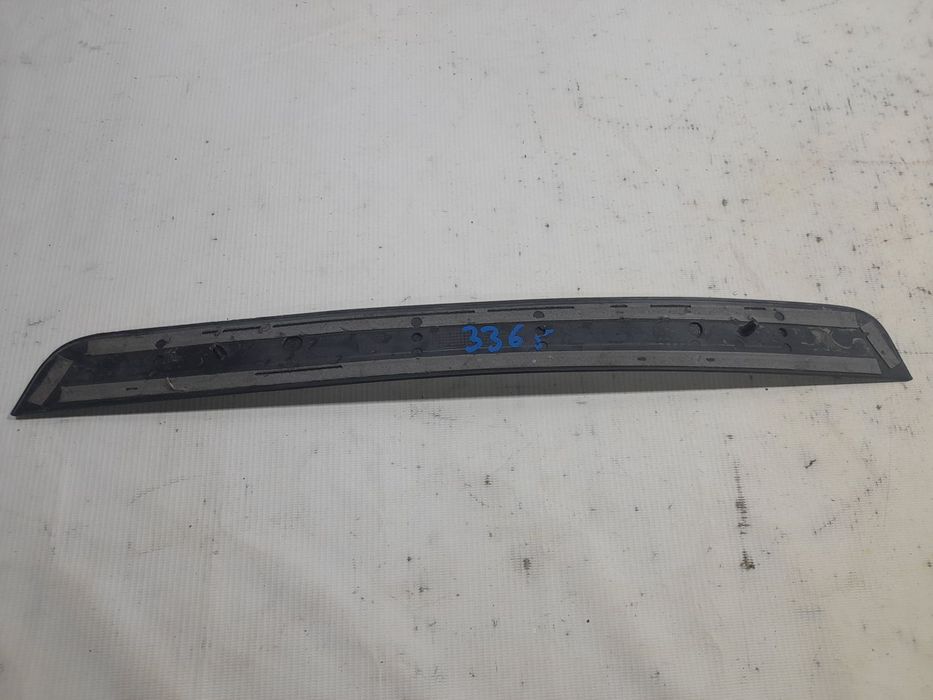 Накладка на порог внутренняя правая передняя 8K0853374A01C для Audi S4