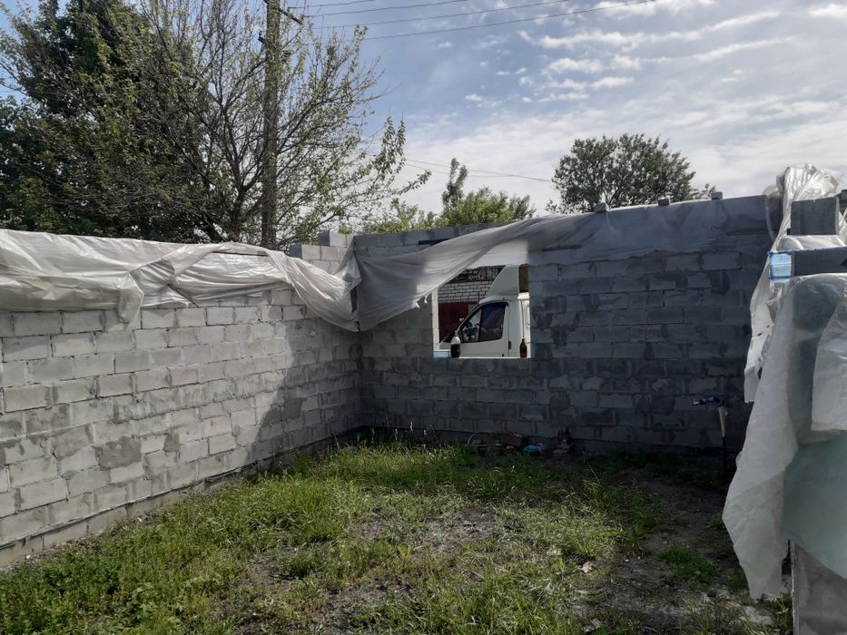 Недостроенний бокс на теретории гаражного кооператива