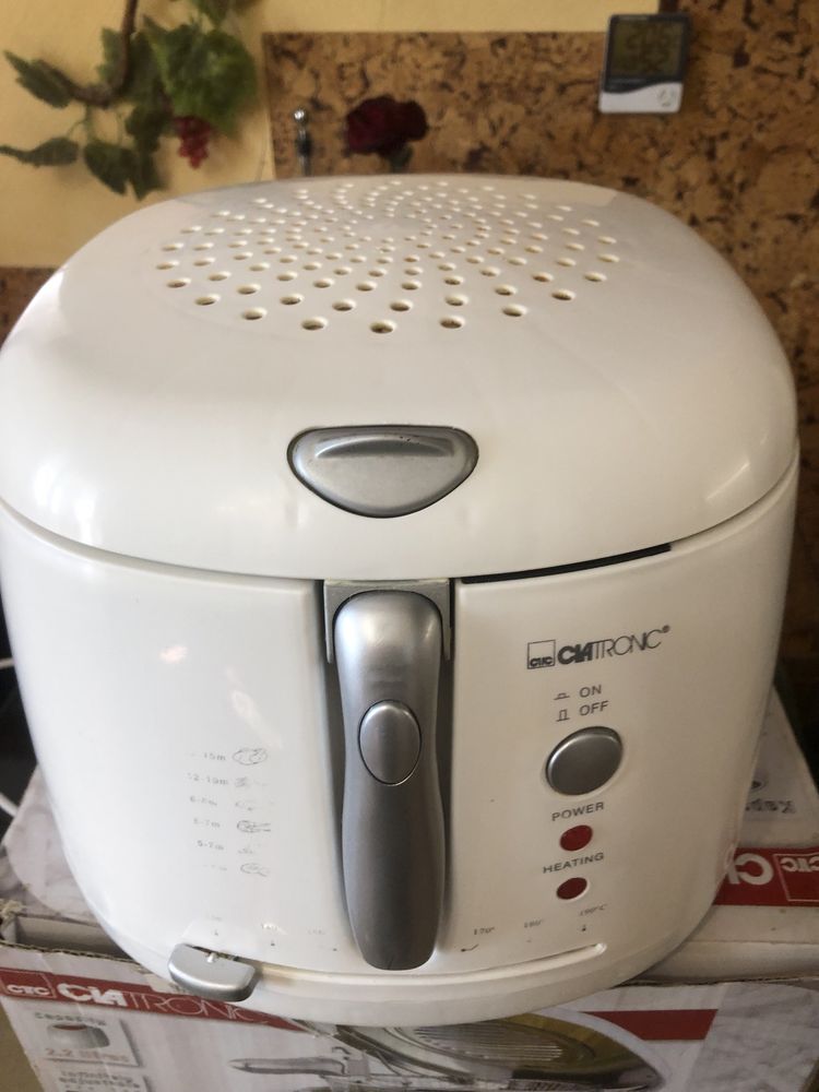 Фритюрниця Clatronic FR 2881