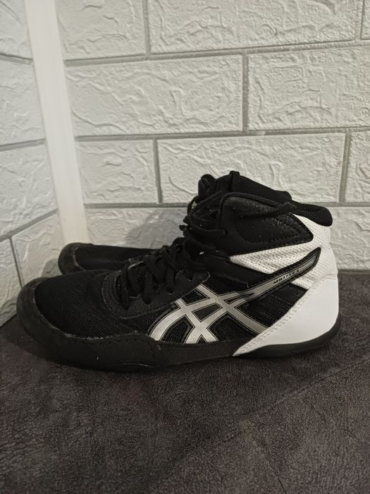 Борцовки asics 36 р