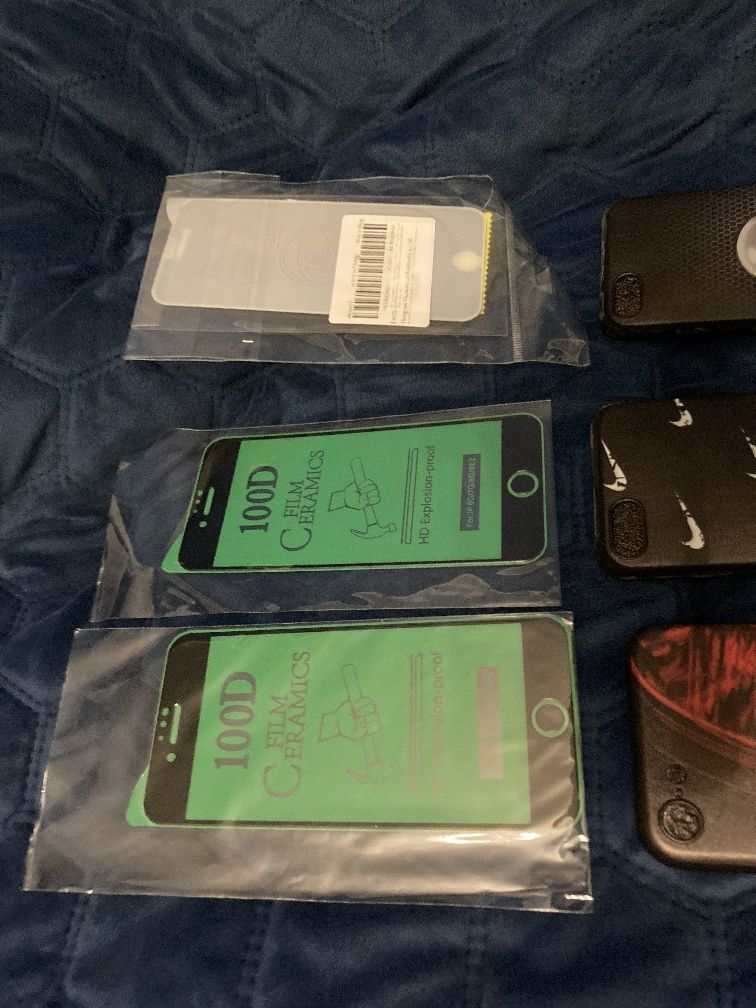 Iphone SE 2020 + Etui x 7 + Szkła + Lokalizatory x 3