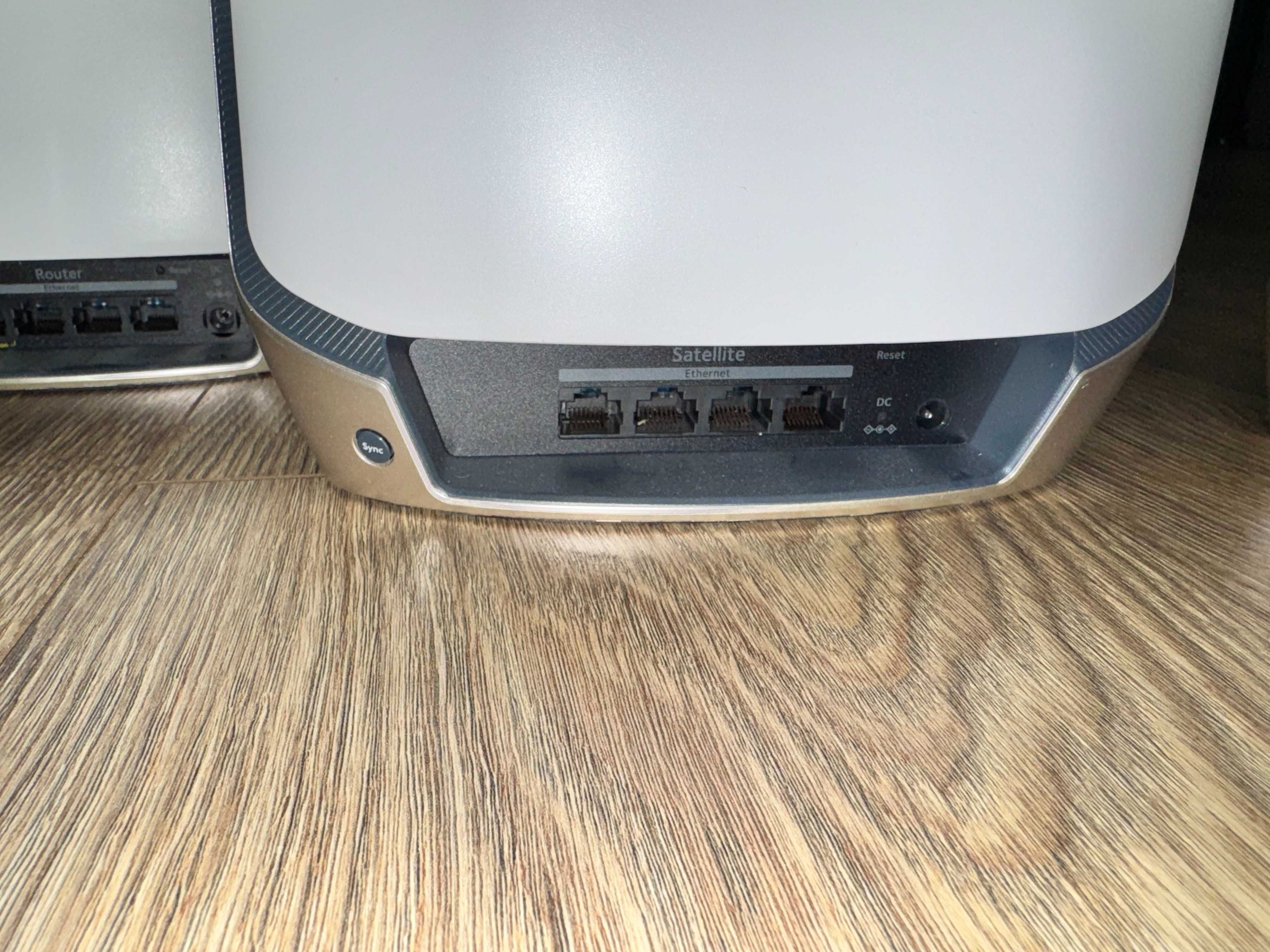 NETGEAR Orbi WiFi 6 Mesh WLAN RBK863 router z 2 satelitami do 600 m²