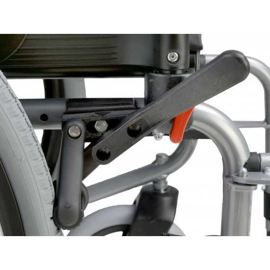 Cadeira de Rodas Manual em Aço Celta 41/43/46 cm Roda Grande - NOVO