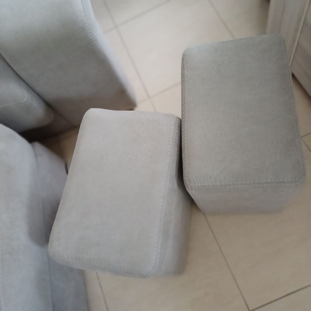 Sofá (chaise longue) (Como Novo)