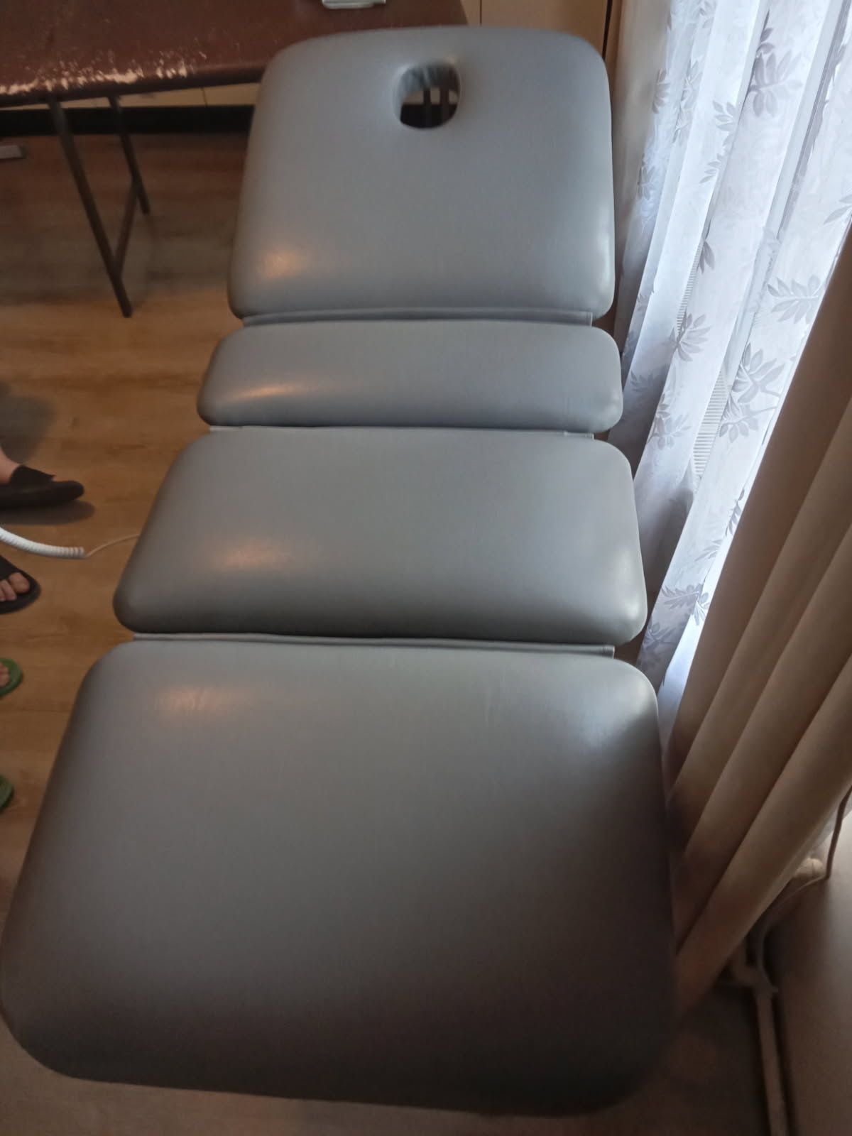 Łóżko /fotel l do masażu fizjoterapeutyczny rehabili profesjonalny
