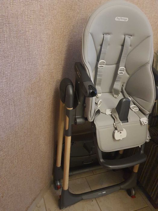 Стільчик для годування італійської фірми Peg Perego