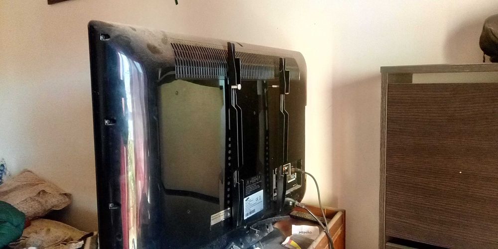 Televisão LCD Samsung em ótimo estado