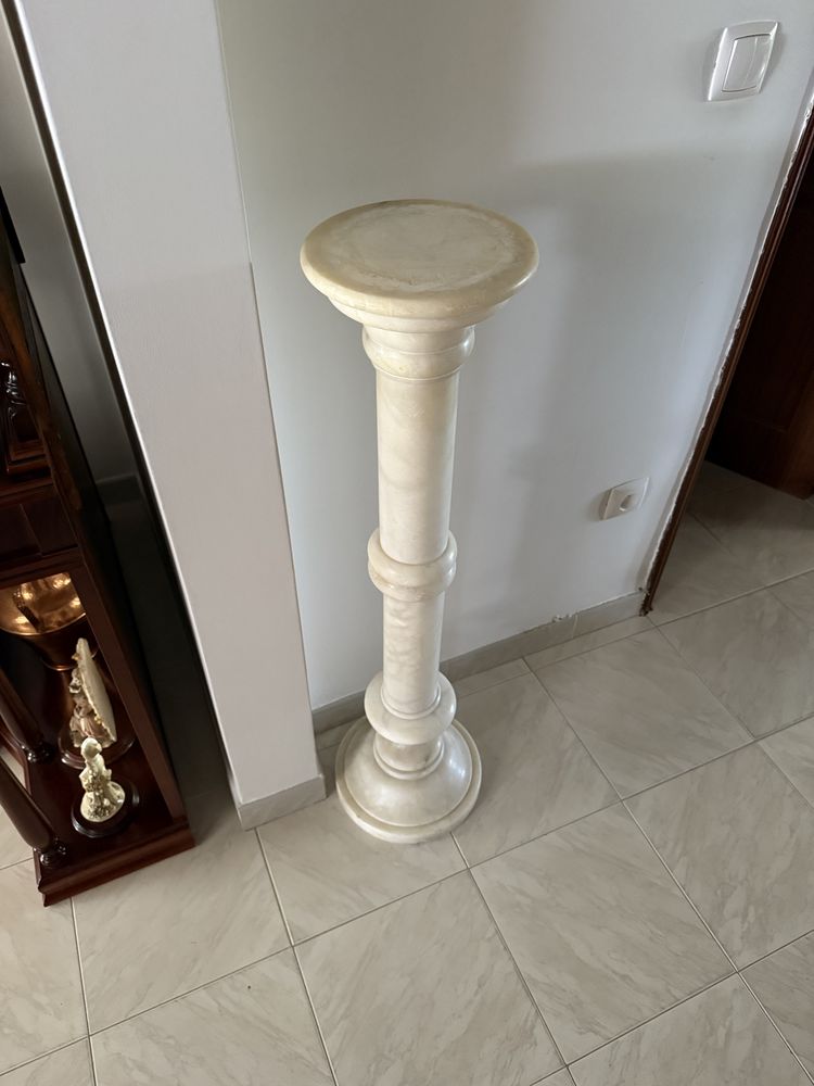 Coluna marmore maciça