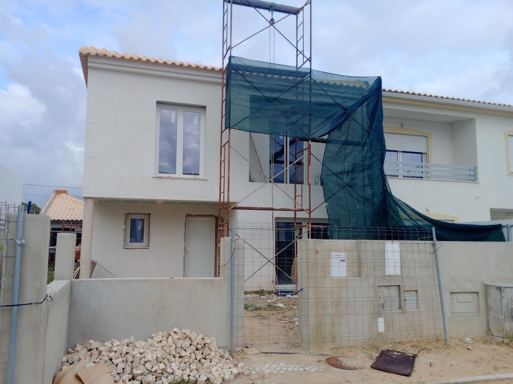 Excelente Moradia T4 Nova, oportunidade de negócio com o proprietário