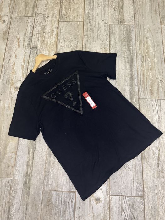 T-Shirt GUESS Original - Tamanho L - Nova com Etiqueta!