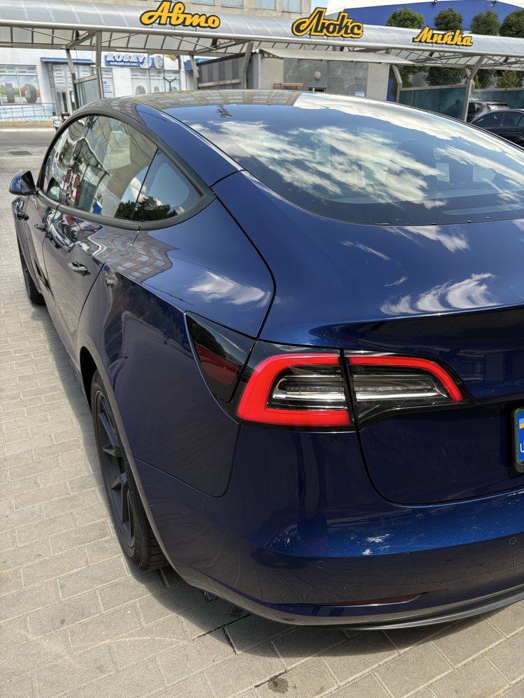 Tesla model 3 long range 82kwt 2022 рік