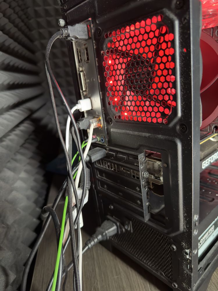 Продам ігровий ПК. Windows 10 Pro. RTX 3060Ti. I7-10700kf