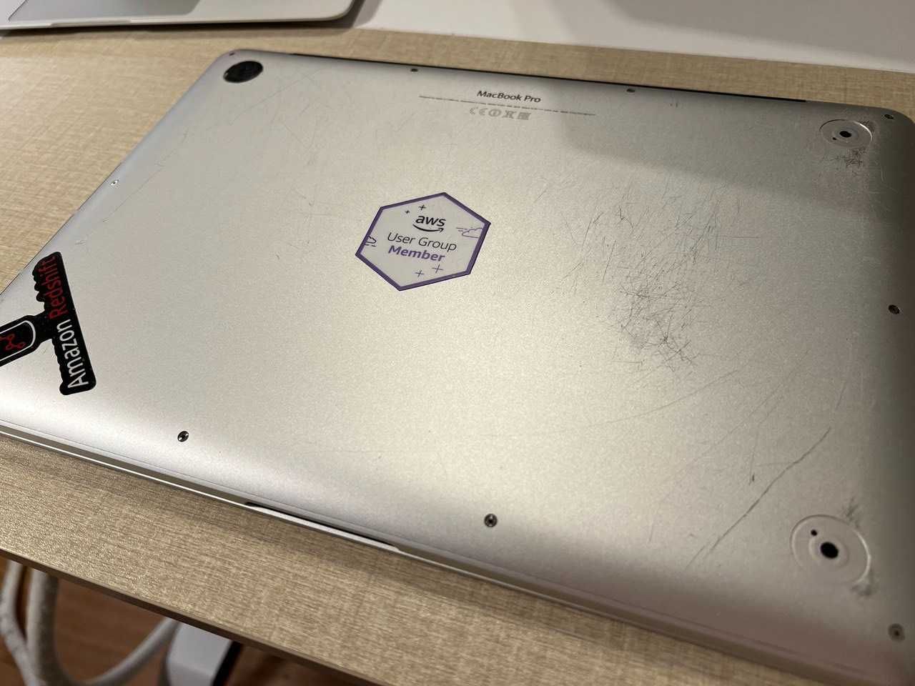 Macbook Pro Retina Late 2013 i5 4GB SSD 128 GB. Bateria 192 cykli.