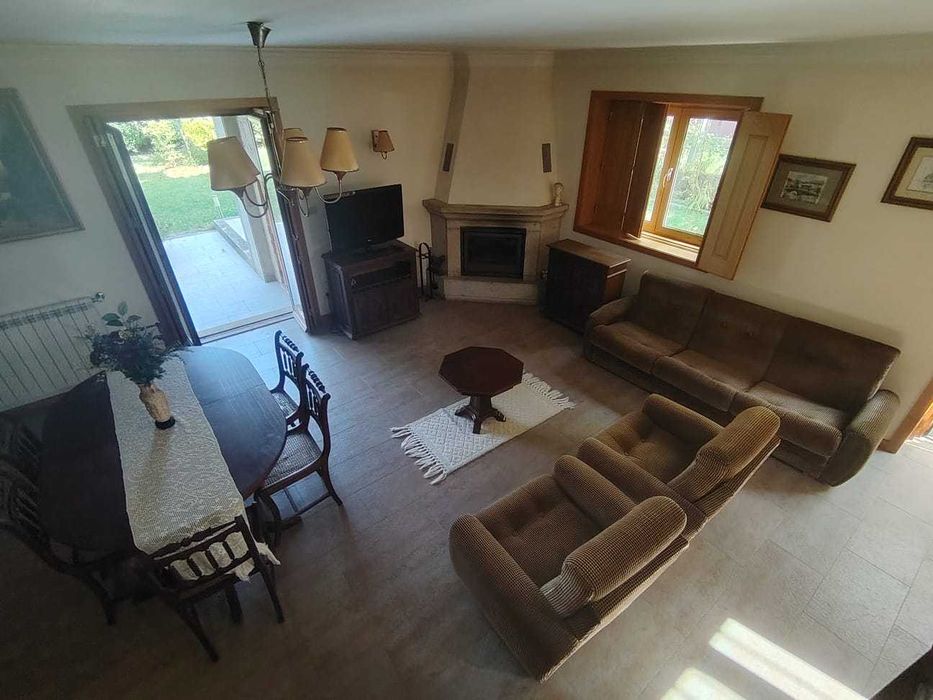 Moradia T4+1 Isolamento Moderno no Centro de LANHESES Viana do Castelo