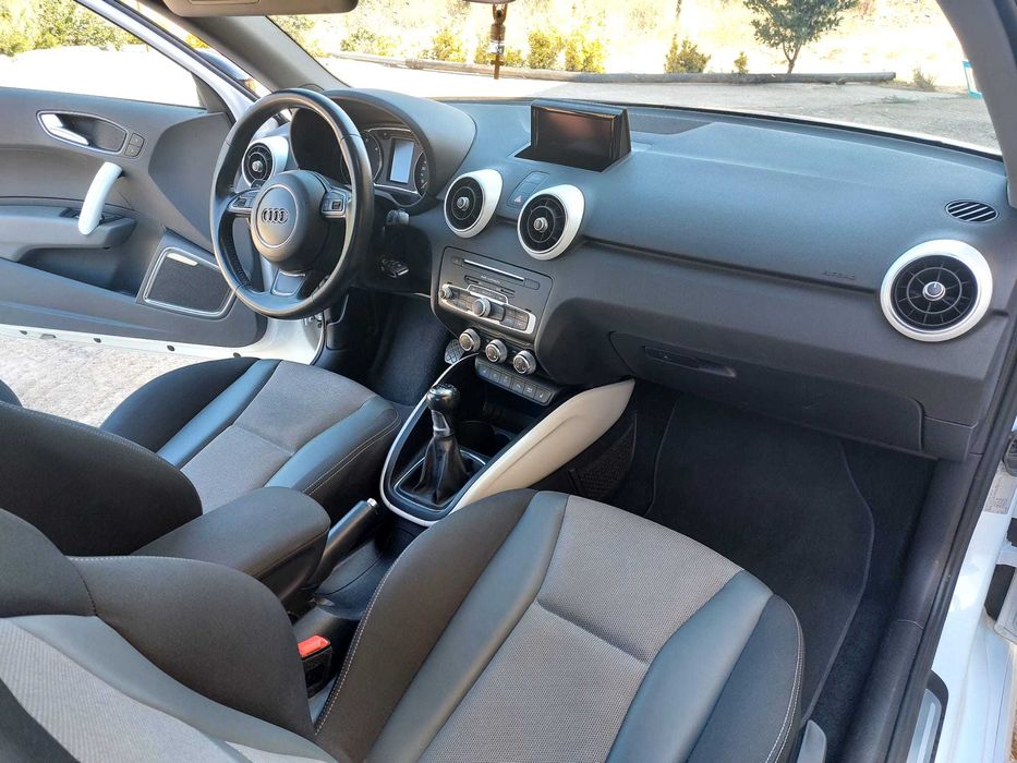Audi A1 Sportback 1.6 TDI S-line