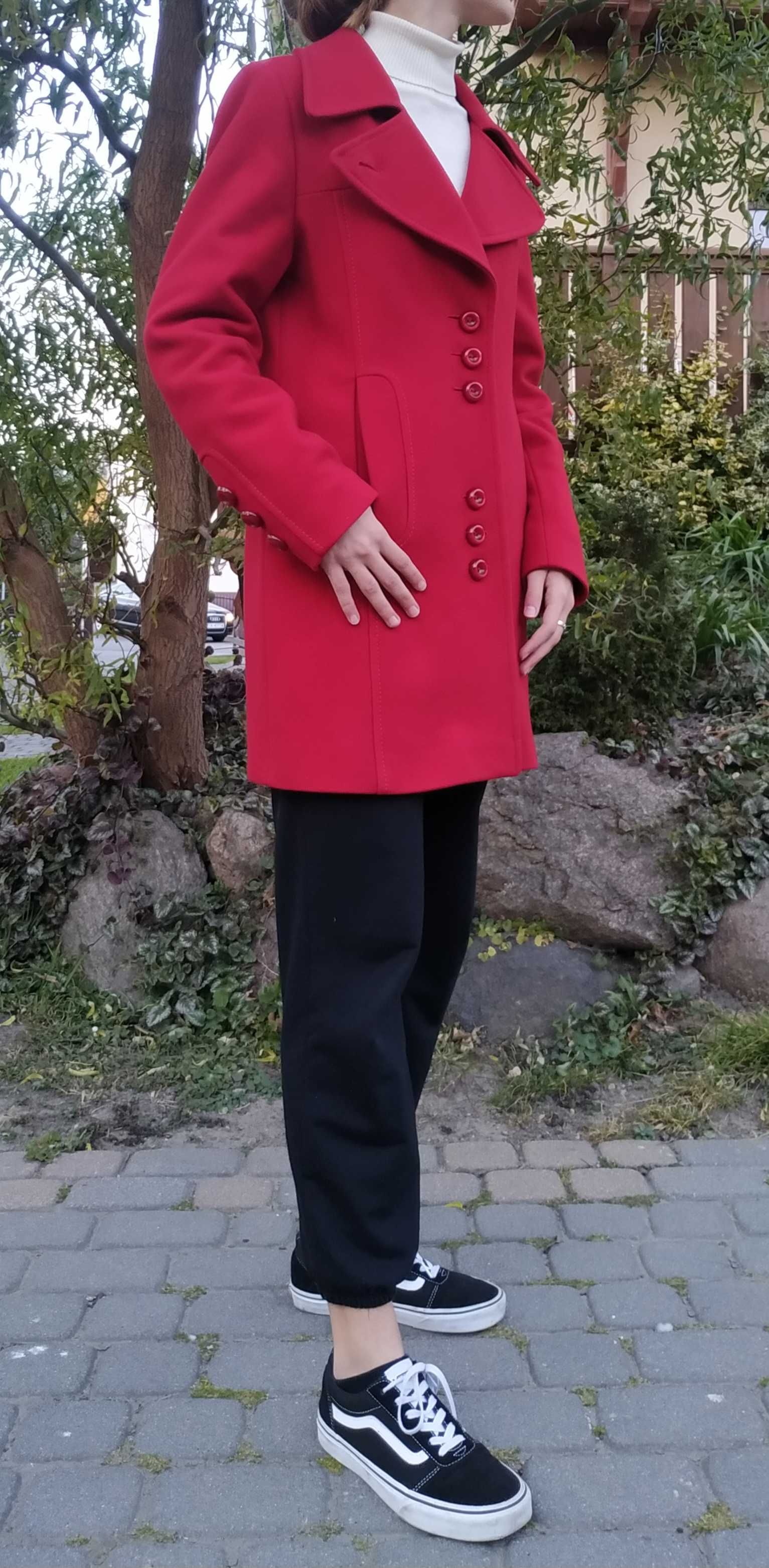 Czerwony płaszcz