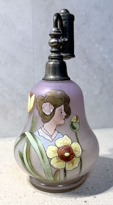 Raro antigo frasco de perfume em vidro opalino esmaltado Anos ‘20