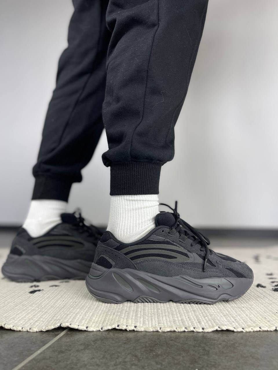 Adidas Yeezy 700 v2 Vanta black / 36-45