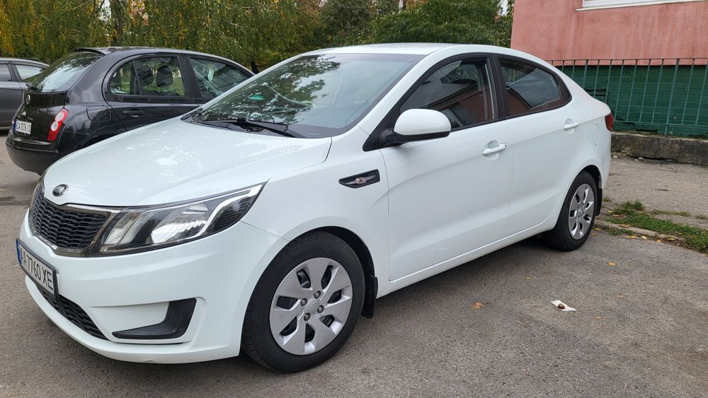 Kia Rio автомат 1,4 бензин