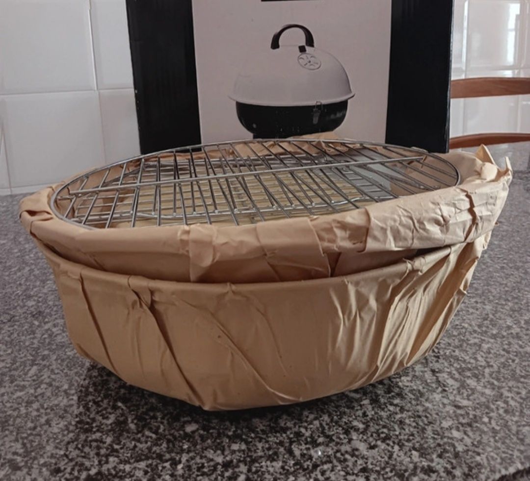 Barbecue/Assador/Carvoeiro de mesa. VENDIDO!