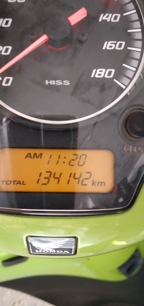 Motas S.Pedro VENDE (3 Motas) Duas Honda CB e SH /Outra Piaggio 300cc